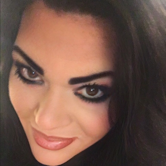 Meet your Posher, Amy - Picture 6 of 7